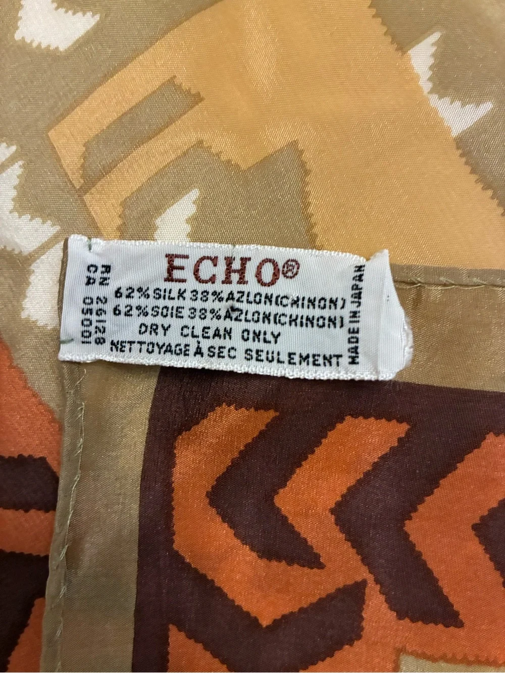 Vintage Echo Scarf with Llama Motif, Made in Japan